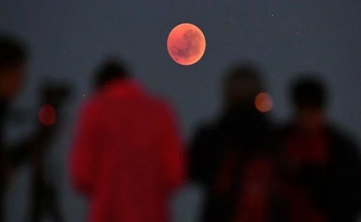 Tarih verildi: Günler sonra gökyüzü kızıl renge bürünecek!