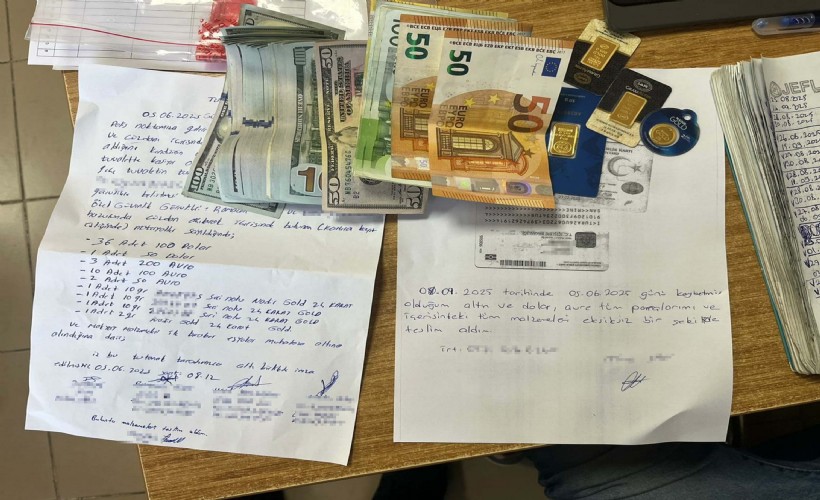 Temizlik işçisi, bulduğu para ve altın dolu cüzdanı polise teslim etti