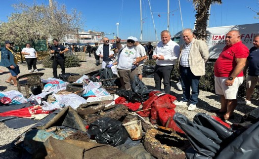Urla'da kıyı ve deniz temizliği yapıldı