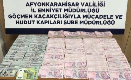 Yasa dışı para transferi yapan yabancı uyruklu şüpheli kıskıvrak yakalandı