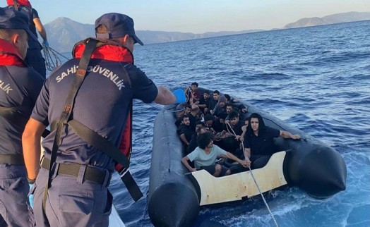 Yunan unsurlarının geri ittiği 19 kaçak göçmen kurtarıldı