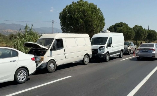 Zincirleme kazada anne ve 3 aylık bebeği yaralandı