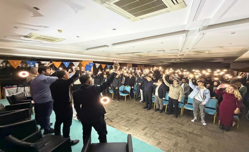 AK Parti İzmir oy kullanmamış 500 seçmenle buluştu