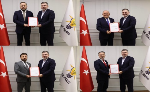 AK Parti İzmir'de 4 ilçede revizyon: Saygılı yetki belgelerini verdi!