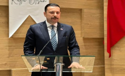 AK Parti'li Kaya altyapı üzerinden Büyükşehir'e yüklendi: Barajlar dolacağına sokaklar sularla doluyor!