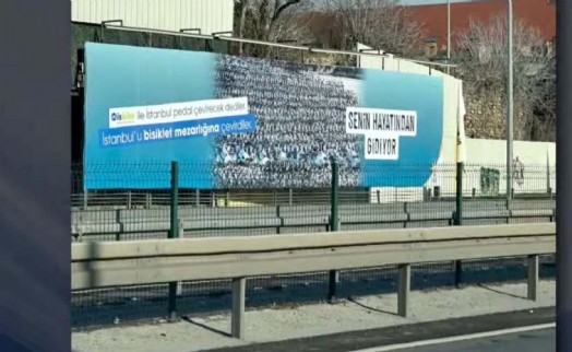AK Parti'nin İstanbul afişlerinde muamma