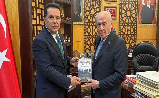 Ahmet Özer'den dikkat çeken çıkış: ‘Bu karar Bahçeli'ye mesaj'