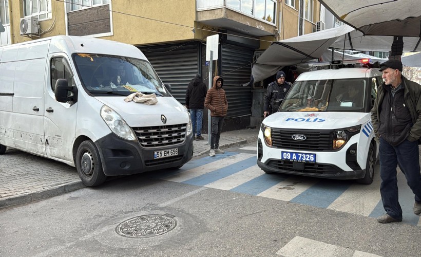 Akraba pazarcılar yer için silahla çatıştı: 3 yaralı