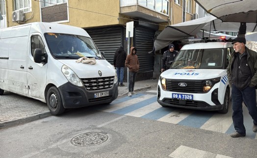 Akraba pazarcılar yer için silahla çatıştı: 3 yaralı