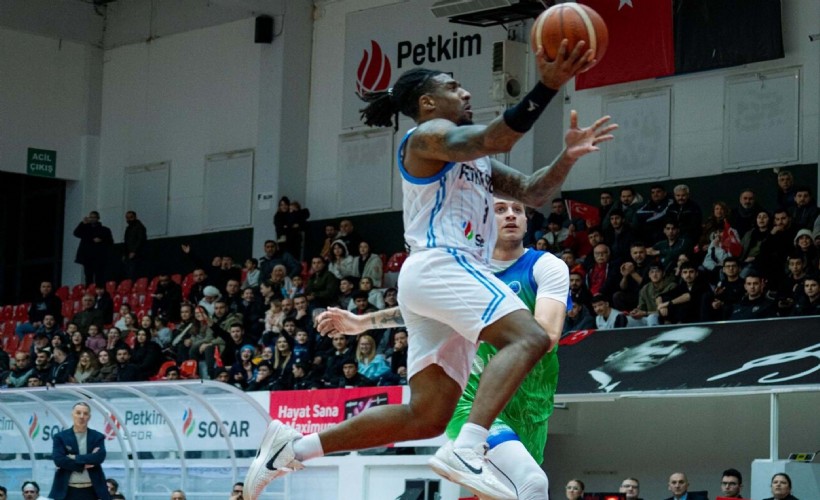 Aliağa Petkimspor zirveyi bırakmadı