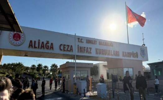 Aliağa'da hükümlünün saldırdığı 2 infaz memuru yaralandı