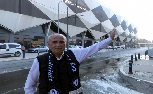 Altay efsane futbolcusuna ağlıyor