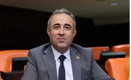 Altılı masa vekillerinden biri daha AK Parti'ye katılıyor