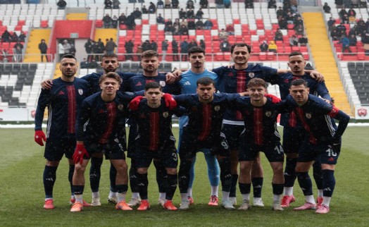 Altınordu sahasında Adana 01 ile rakip