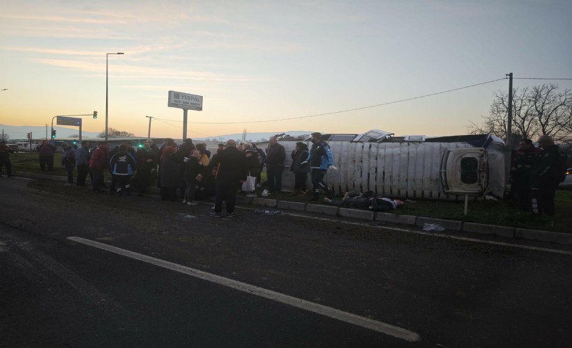 Aydın'da işçi servis minibüsü devrildi; 16 yaralı