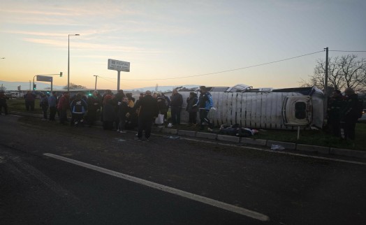 Aydın'da işçi servis minibüsü devrildi; 16 yaralı