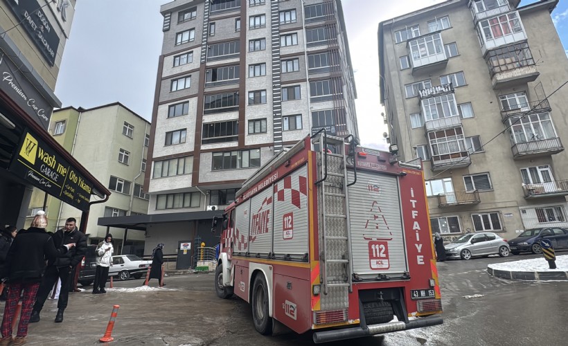Baca yangınını itfaiye söndürdü; 3 kişi dumandan etkilendi