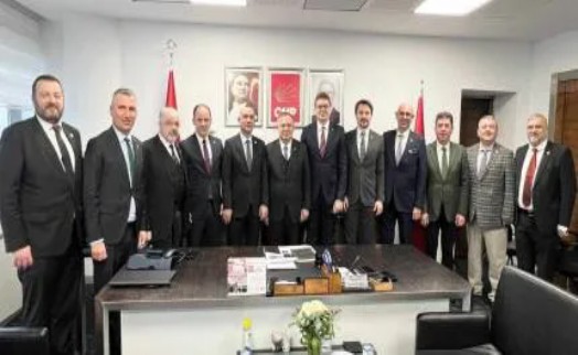 Belediye Meclisi'nden 6 üye CHP'ye geçti