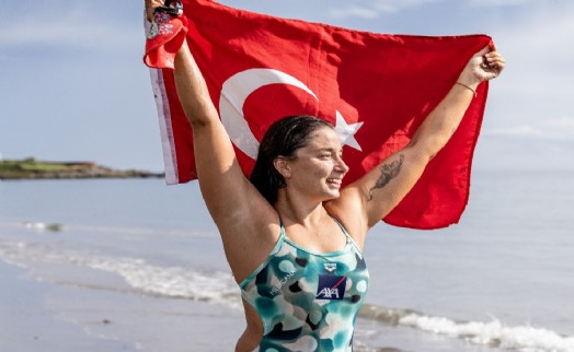 Bengisu Avcı doğa için buzda yüzecek