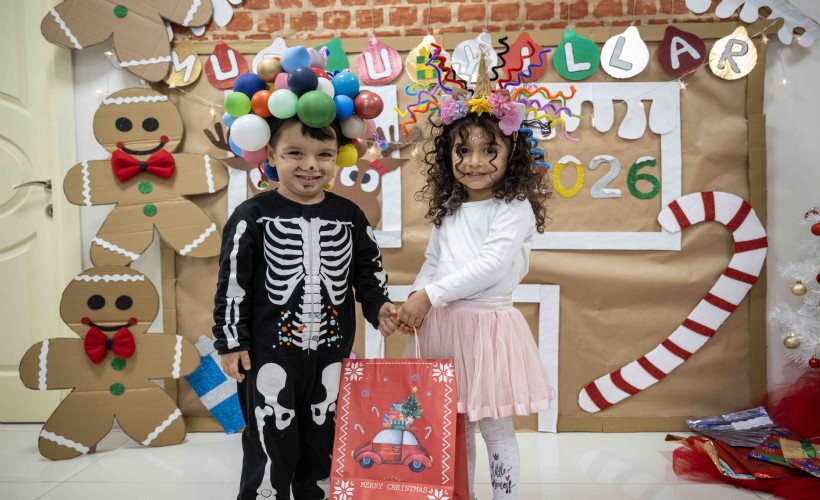 Bornovalı miniklerin yeni yıl coşkusu