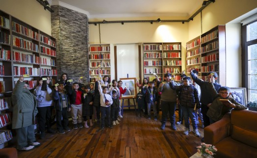 Bucalı çocuklar Cumhuriyet Kütüphanesi'ni keşfetti