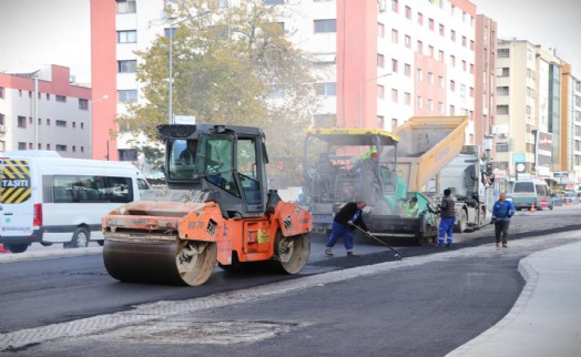 Büyükşehir'den yeni yılda asfalt seferberliği: Kent genelinde yollar yenileniyor!