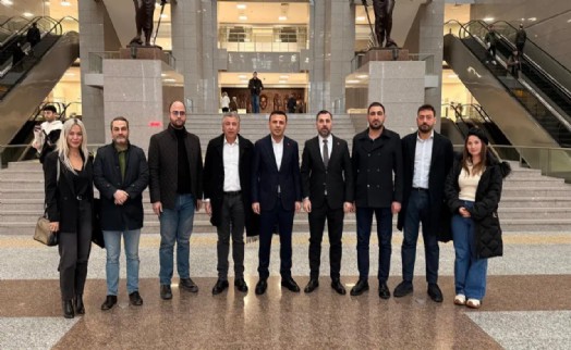 CHP'den AK Parti'nin afişleri için suç duyurusu