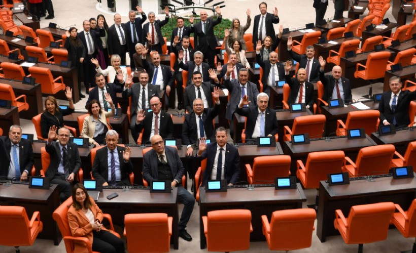 CHP'nin 'Meclis'i terk etmeme' eylemi 12. gününde: 'Tüm emeklileri eyleme davet ediyoruz!'