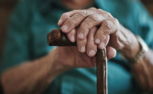Çalışma Bakanı duyurdu: 'Yaşlı Bakım Sigortası' geliyor