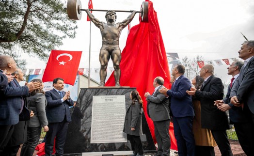 Cep Herkülü Bornova Pınarbaşı'nda ölümsüzleşti