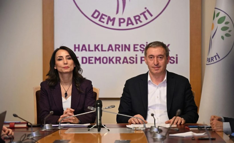 DEM Parti'den 'Öcalan' vurgulu 'Suriye' açıklaması: 'Ankara'da yapıcı, Suriye'de yıkıcı olunamaz!'