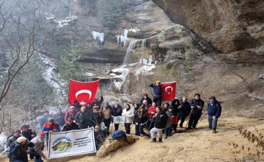 Donan Su Uçtu Şelalesi'ne büyük ilgi