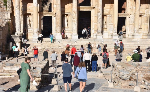 Efes Antik Kenti 2025 yılında 2,5 milyon ziyaretçiyi ağırladı