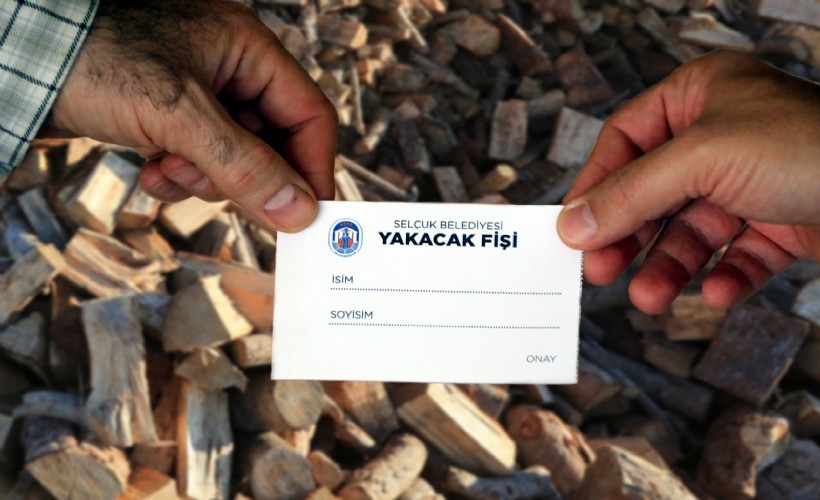 Efes Selçuk'ta desteğe ihtiyaç duyan ailelere yakacak fişi desteği!