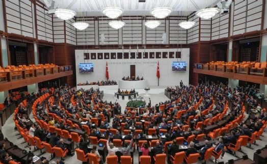 Emekli zammı gece yarısı mı geçirilecek? Muhalefet vekilleri Meclis'e çağırdı!
