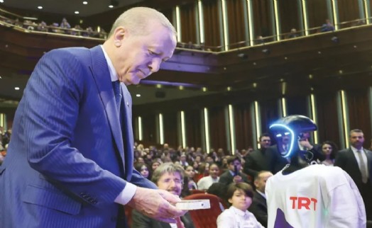 Erdoğan'a kumanda veren robot Çin ürünü çıktı