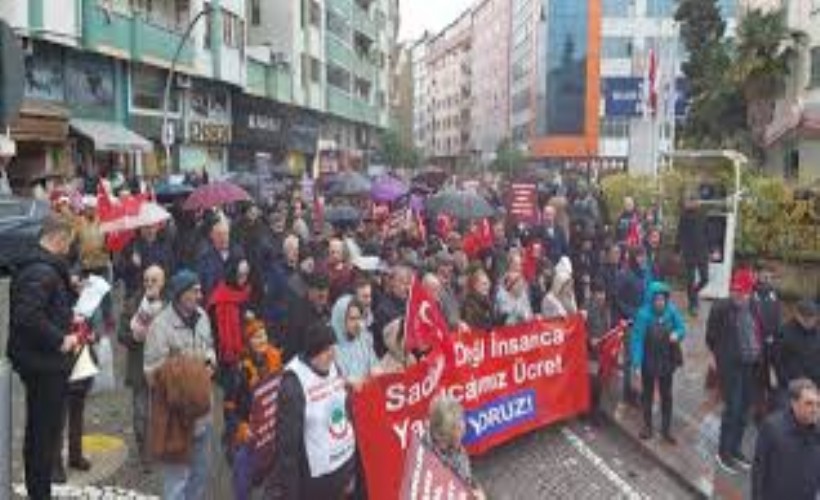 Erdoğan’ın memleketinde emekli sokağa çıktı