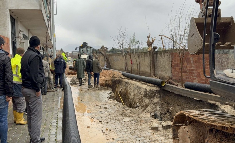 Göçen yol onarılırken yeniden göçtü: 1 yaralı