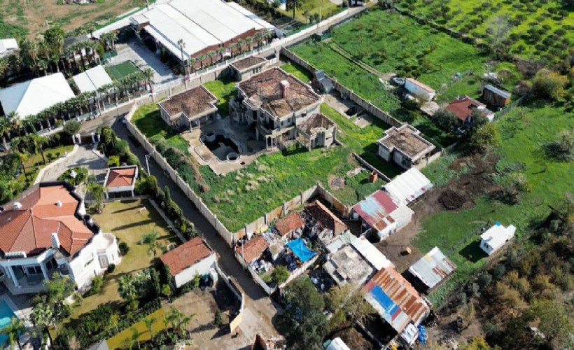 Gökçek ailesinin Narlıdere’deki yapısı kaçak çıktı