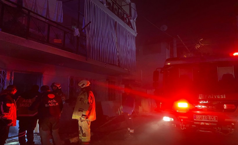 İzmir İtfaiyesi Buca'da yangına müdahale etti