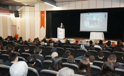İzmir'de '2030'a Doğru Genç Akıl Çalıştayı' gerçekleştirildi