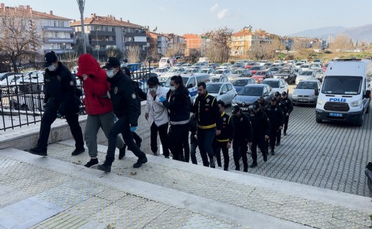 İzmir'de fuhuş operasyonu: 8 gözaltı