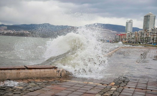 İzmir ve Ege Denizi için fırtına uyarısı!