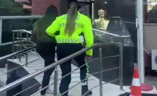 İzmir'de trafikte makas atıp, emniyet şeridi kullanan sürücüye ceza