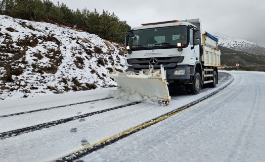İzmir'in 6 ilçesinde karla mücadele