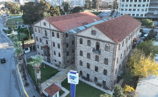 İzmir'in Meslek Fabrikası iş, aş, umut üretiyor