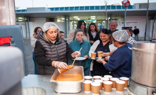Karşıyaka'da 15 bin kişiye sıcak çorba ikramı