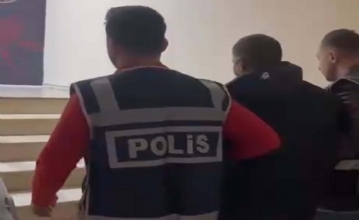 Kılık değiştirip ilçe ilçe kaçtı, hurda aracın bagajında yakalandı