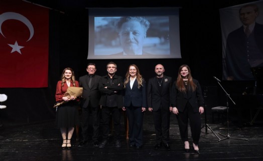 Konak'ta Nazım'a unutulmaz anma