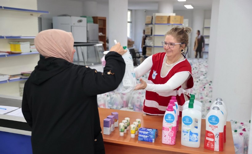 Konak’tan ihtiyaç sahiplerine temizlik ve hijyen malzemesi desteği